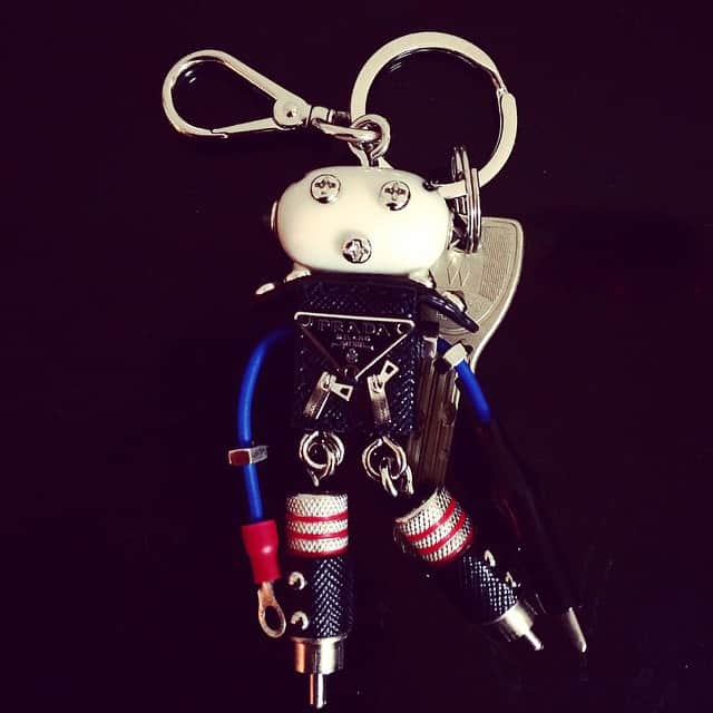 加治ひとみさんのインスタグラム写真 - (加治ひとみInstagram)「#新しい#鍵用#チャーム#PRADA #重い#ロボット」9月22日 22時37分 - kaji_26