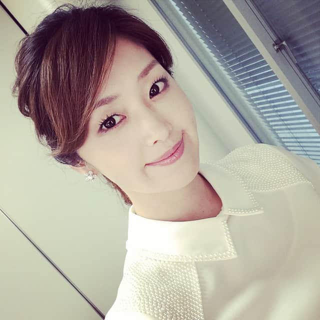 笛木優子のインスタグラム：「すっごい良い天気🌞 今日はハナキンだね笑💗」