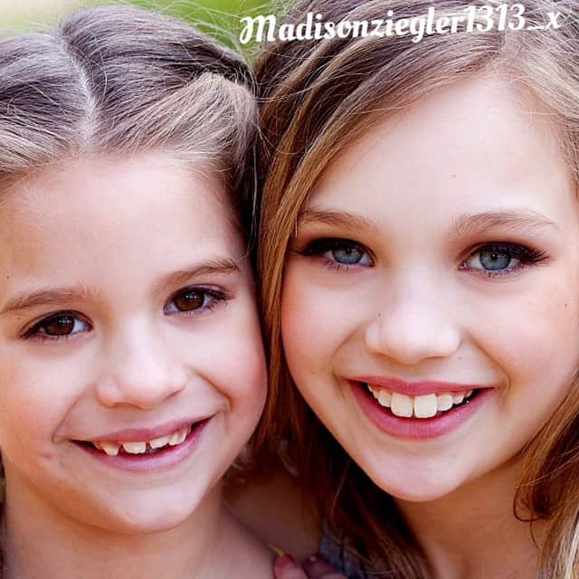 マディー・ジーグラーのインスタグラム：「Love these two! ❤  #maddieziegler #madisonziegler #maddienicoleziegler #madisonnicoleziegler #love #like #like4like #spam4spam #follow4follow #dancemoms #dancemoms1 #dancemoms2」