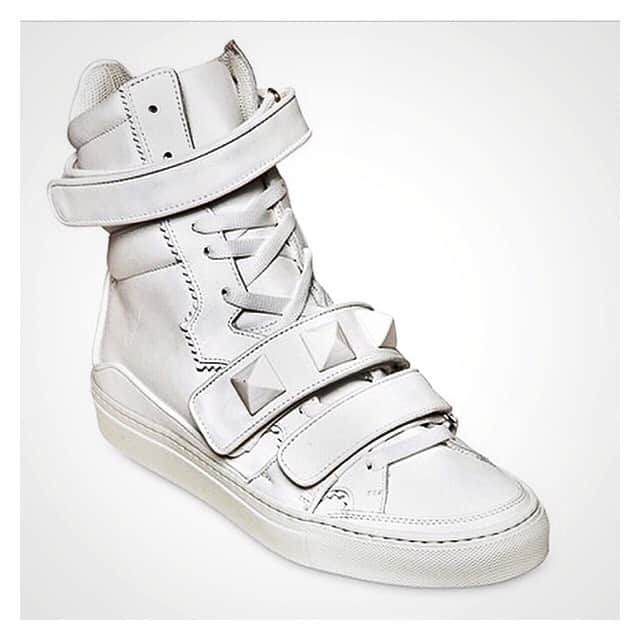 ジャコモレッリのインスタグラム：「#High top #sneaker from #aw14/15 👟👟👟 #giacomorelli #white #rubber」