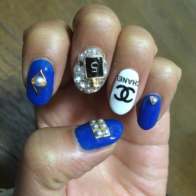 のインスタグラム：「NEWネイル♥︎ 可愛いー♥︎ #NEWネイル #CARRY #CHANEL」