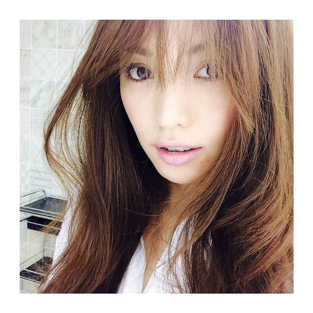 蛯原友里さんのインスタグラム写真 蛯原友里instagram お仕事終了っ 最近 前髪が伸びたなぁと思う 10月17日 18時33分 Yuri Ebihara