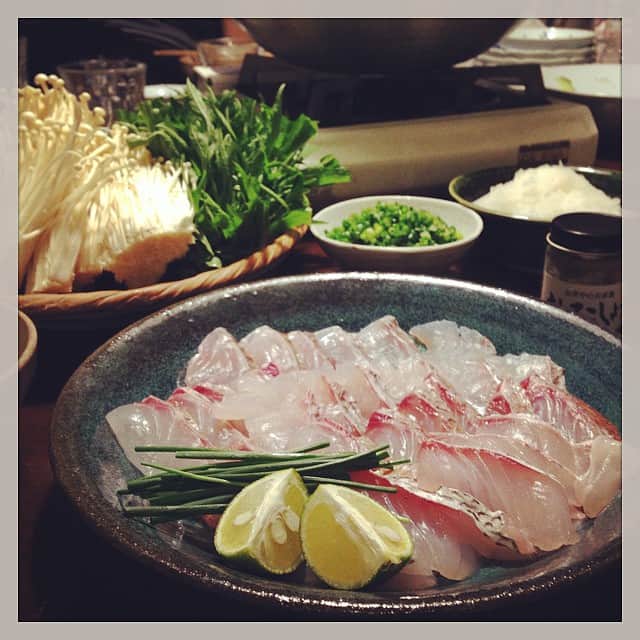 志摩有子さんのインスタグラム写真 - (志摩有子Instagram)「今夜は鯛しゃぶ。野菜もたっぷり。 #晩ごはん」10月19日 19時57分 - ariko418