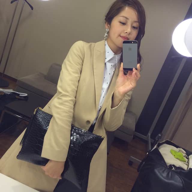 笛木優子のインスタグラム：「かわいいクラッチバッグ。 ユンソナオンニのテザイン💙😘👜http://instagram.com/p/twoo2LmsLA/」