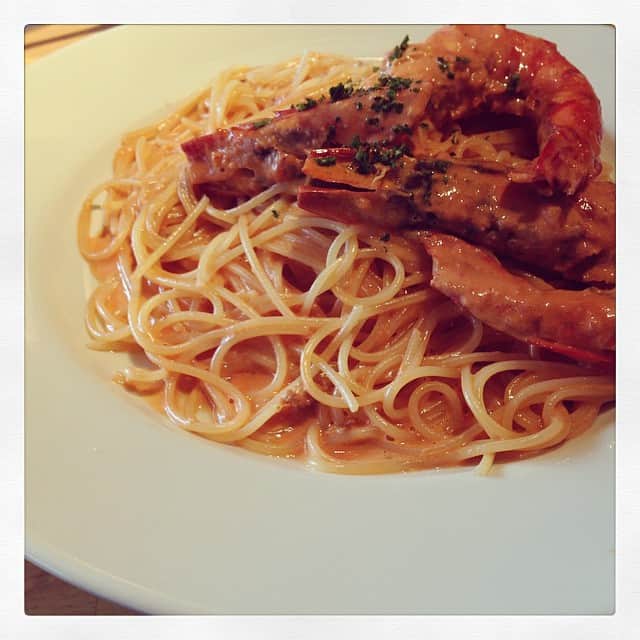 志摩有子さんのインスタグラム写真 - (志摩有子Instagram)「定番のスープパスタではなく、今日は海老のトマトクリームパスタ。 #lunch #pasta #ロケごはん」10月23日 13時28分 - ariko418