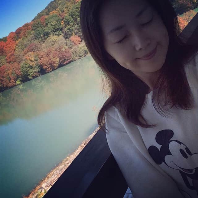 笛木優子さんのインスタグラム写真 - (笛木優子Instagram)「紅葉がきれいどす。🍂🍁😁💛 セルカボンほすぃ...」10月29日 12時01分 - yukofuekiyumin