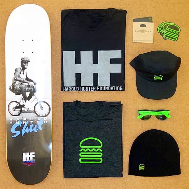 SHAKE SHACKさんのインスタグラム写真 - (SHAKE SHACKInstagram)「Win this sweet prize pack featuring #shackswag and LTD @haroldhunterfoundation x @shutnyc skateboard deck. To enter, click the link in the @haroldhunterfoundation’s IG profile or head straight to bit.ly/harold40. For every $5 you donate you’ll be entered to win. All proceeds support the #HaroldHunterFoundation, a NYC-based non-profit that uses skateboarding as a vehicle to better the lives of inner-city youth. #shakeshack #haroldhunter #harold40 #hhday8 #nyc」10月30日 0時23分 - shakeshack