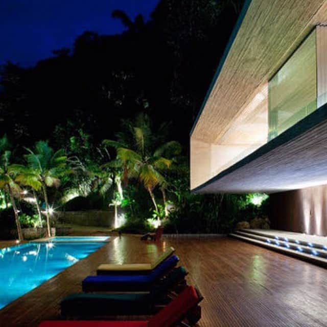 The Fantasy Homesのインスタグラム：「😍😍 amazing house! Tag friends  Photo credit :⬇️ http://4.bp.blogspot.com/-d8Ieo2nkqWk/TfOMPOV14zI/AAAAAAABMT4/QeuNxvTqwZ4/s1600/Amazing_Beach_House_Paraty_Brazil_4.jpg」