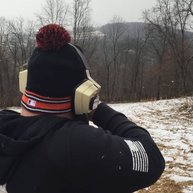 ジャスティン・ボーアのインスタグラム：「It's not thanksgiving without some shooting. Happy thanksgiving everyone!! ❄️」