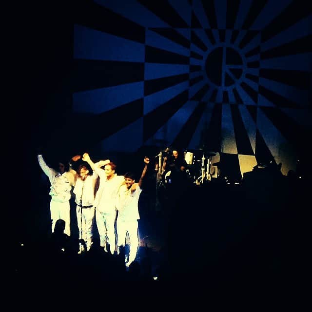 クラクソンズさんのインスタグラム写真 - (クラクソンズInstagram)「Thank you Shepherds Bush. Thank you London ❤️❤️❤️」11月6日 2時59分 - klaxonsband