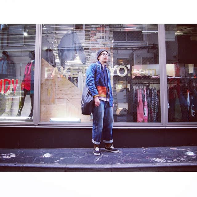 REAL_TOKYO_comのインスタグラム：「【FAKE TOKYO.com スタッフ / ZAWA】 #kato #henrikvibskov #commedesgarcons #levis #junyawatanabe #vans #highland2000 #niteklub #olivergoldsmith #fashionsnap #realtokyocom #faketokyo #faketokyocom」