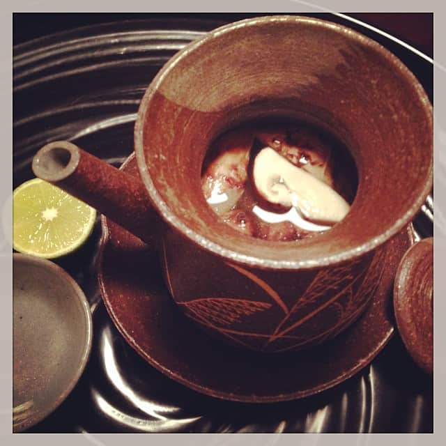 志摩有子さんのインスタグラム写真 - (志摩有子Instagram)「松茸の土瓶蒸し😭😭😭 また明日から頑張ります…。 #湯河原 #温泉 #休暇 #松茸」11月10日 19時10分 - ariko418