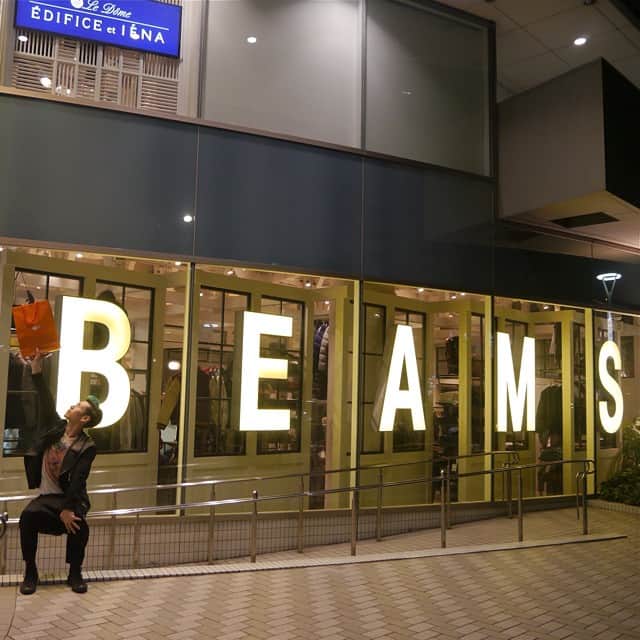 小林尊のインスタグラム：「#BEAMS rules✨ you can find something nice here!👟💍👗🌂 #lastminuteshopping #beamsnagoya #ビームス名古屋 #parco」