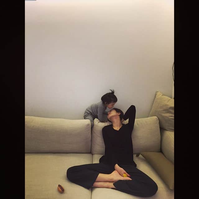 オム・テウンのインスタグラム：「이쁜모녀. . .」