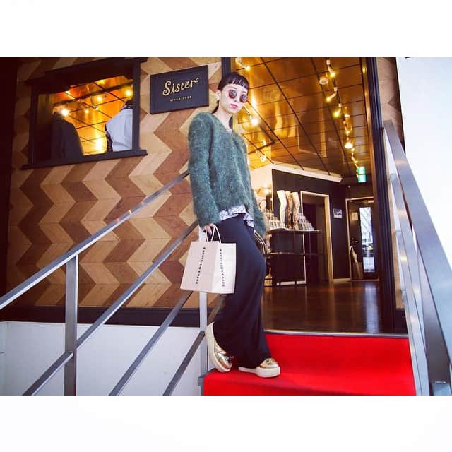 REAL_TOKYO_comさんのインスタグラム写真 - (REAL_TOKYO_comInstagram)「【Sister Director & Buyer / YUMI NAGAO】 #acne #liberty #used #lailavintage #chanel #spektre #celine #delfinadelettrez #giles #disco #nagisa #valentine #rieshiraishi #sister_tokyo #faketokyo #faketokyocom」11月18日 18時16分 - real_tokyo_com