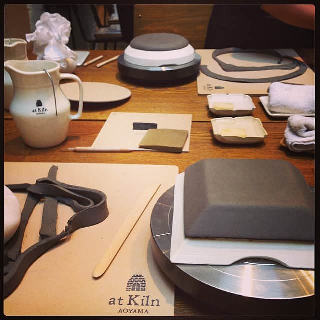 志摩有子さんのインスタグラム写真 - (志摩有子Instagram)「記念すべき第1作。角皿に挑戦。楽しくてはまりそう♪ #陶芸 #ありこ窯」11月24日 15時26分 - ariko418