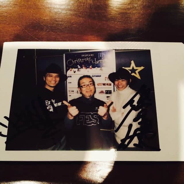 須賀健太のインスタグラム：「20日に念願のラジオ番組で念願のKREVAさんと共演させていただき…  今になって鳥肌。後鳥肌…後肌。笑」