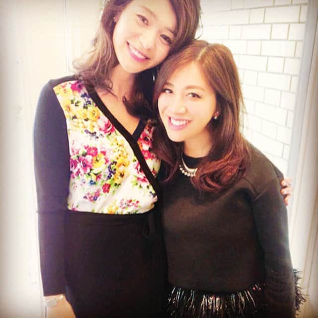 のインスタグラム：「2015年SScollectionの🌸 カタログモデルさんは 竹下れなさん♡  いつお会いしてもナチュラルな笑顔がとっても素敵な女性💋 一児の女の子のママで 子供の話で盛り上がりました♡ #chesty #shooting #collection #spring #fashion #ootd #catalog #smile 📷♡」