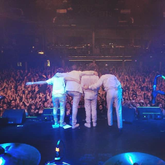 クラクソンズさんのインスタグラム写真 - (クラクソンズInstagram)「St Petersburg : Wow! We are truly overwhelmed. You were beyond brilliant. Thank you. Thank you xxxx」12月1日 5時41分 - klaxonsband