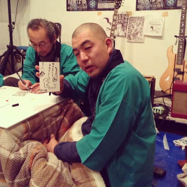 人間椅子さんのインスタグラム写真 - (人間椅子Instagram)「ロックの魂！ #人間椅子倶楽部 #年賀状」12月16日 22時39分 - ningen_isu