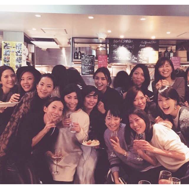 西山真以さんのインスタグラム写真 - (西山真以Instagram)「VERY忘年会☆ 来年もよろしくお願いいたします！！」12月20日 3時37分 - mai0830