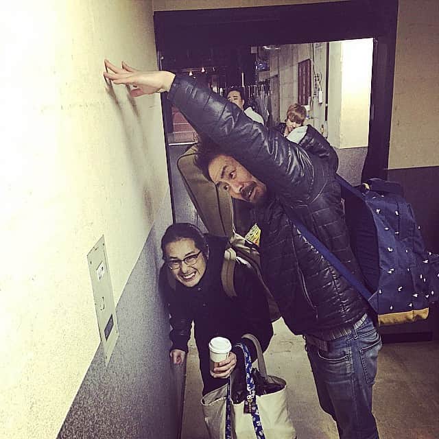 こーいちのインスタグラム：「KENさんツアー名古屋2日目無事終了。 こういち恒例のKENさん専用おつかれさまアーチ。 大阪2days、東京2daysもしっかりアーチかまします。」