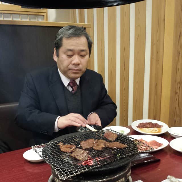 大矢英俊のインスタグラム：「実家に帰ってきた(^^)／＼(^^)焼肉ナウ」