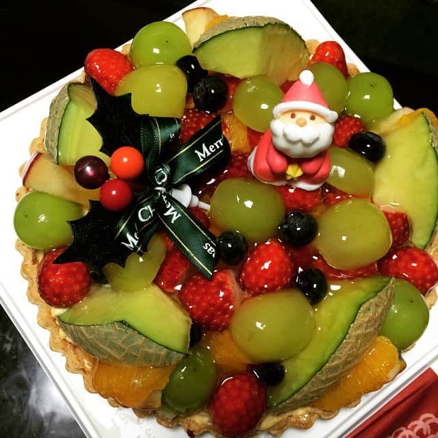 瀬戸サオリさんのインスタグラム写真 - (瀬戸サオリInstagram)「一万円のケーキ！！ヤバい♡食べたことない味でした… #ケーキ #クリスマス #高すぎる」12月25日 20時03分 - seto_saori