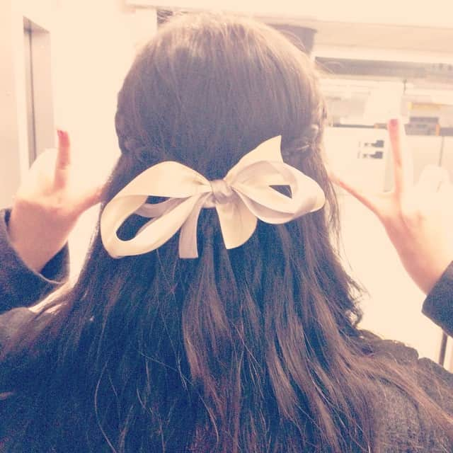 庄司芽生＆山邊未夢のインスタグラム：「本日の山邊。クリスマスだからね！ 女の子のみんな真似してね♡ そしてこれからケーキ！ 残りわずかのChristmas楽しむぞ♡  #TGSJP」