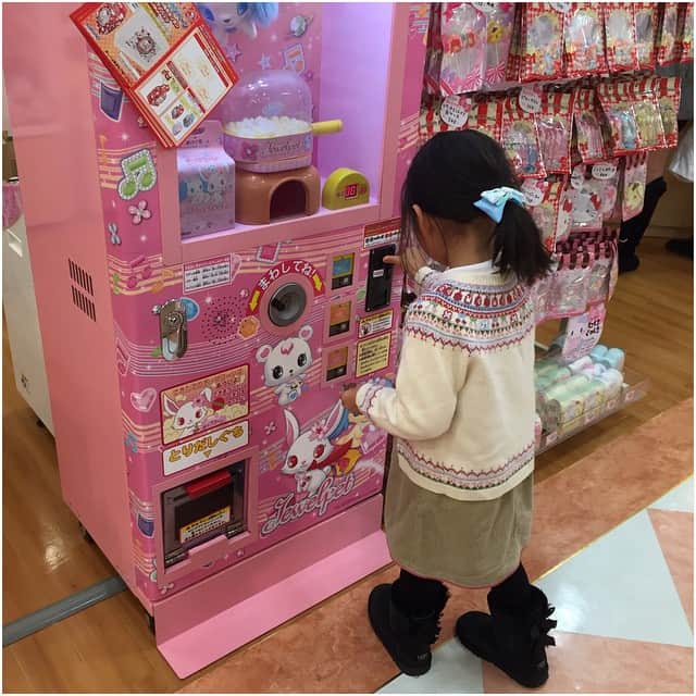 木本泉さんのインスタグラム写真 - (木本泉Instagram)「#ポップコーン#ジュエルペット 色んなブームがあるのね（笑）3歳女子❤️」12月26日 12時52分 - izumikimoto