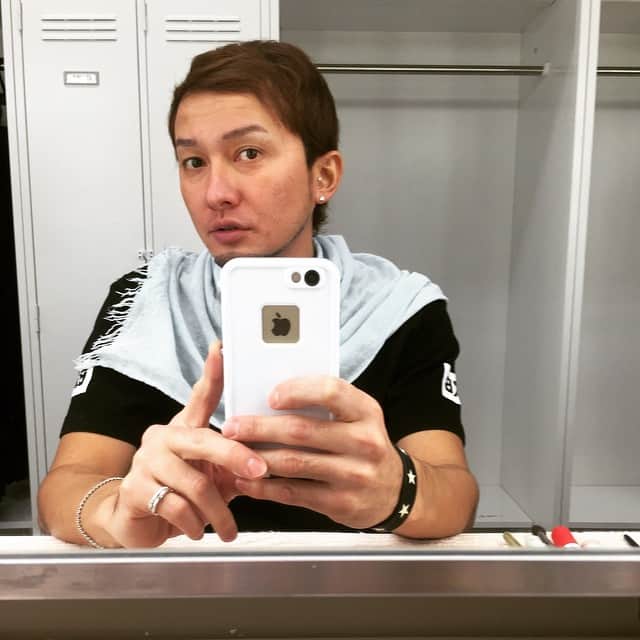 のインスタグラム：「「RISING福島復興支援コンサート」始まったよ！  インフルエンザでw-inds.が出演出来なくなったのは凄く残念だけど本人達はもっと悔しいだろうからその分まで皆んなで力を合わせてガッツリ盛り上げていくんで楽しんで下さいね！  福島の復興支援に少しでも力になれるよう３日間は協力して元気が届くように頑張ります(^-^)/」