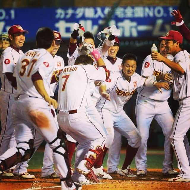 東北楽天ゴールデンイーグルスさんのインスタグラム写真 - (東北楽天ゴールデンイーグルスInstagram)「#rakuteneagles #楽天イーグルス #9月8日 #コボスタ宮城 #松井稼頭央 #逆転 #サヨナラ #2ラン #ホームラン #comefrombehind #walkoff #homerun #playback」12月27日 21時52分 - rakuten_eagles