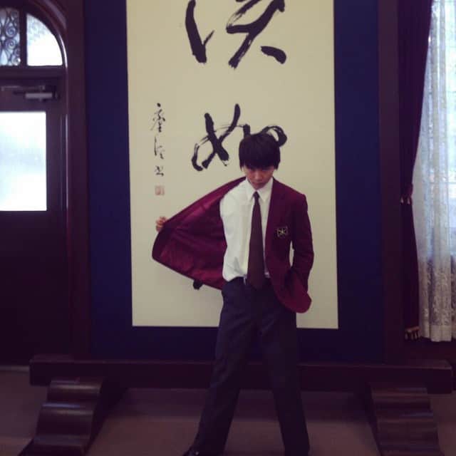 須賀健太さんのインスタグラム写真 - (須賀健太Instagram)「おはようポーズ #学校のカイダン」12月29日 7時45分 - sugakenta1019