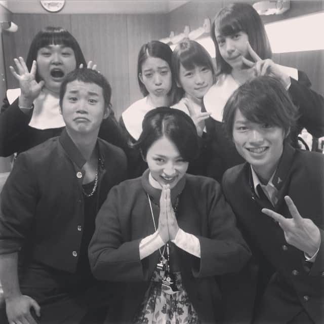 蜂矢りささんのインスタグラム写真 - (蜂矢りさInstagram)「∝∞. 今年のうちにごめんね .*∝∞ たくさんコメントありがとう♥️よいお年を！」12月31日 23時00分 - gomenne.88