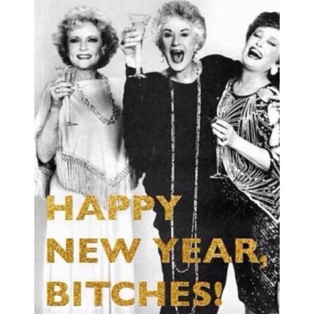 シーシースカイのインスタグラム：「We couldn't resist! Happy New Year's Eve! #goldengirls #NYE」