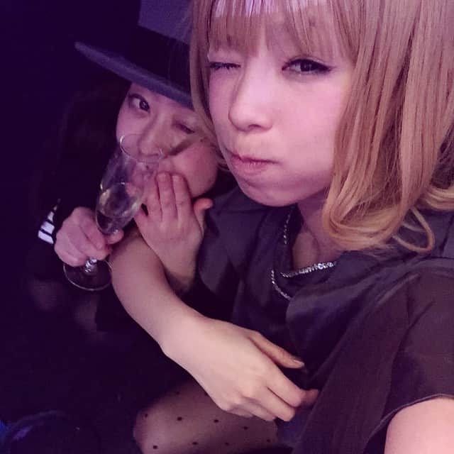 こしじまとしこのインスタグラム：「あけましておめでとうございます！ 今年もお世話になります！ こちらもお世話します！ よろしくお願いいたします！」