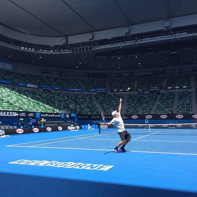 ドミニク・ティエムさんのインスタグラム写真 - (ドミニク・ティエムInstagram)「#australianopen #2015 #rodlaverarena #practice #tuesday #first #round #adidas #and #new #racket #babolat #bamos」1月18日 15時32分 - domithiem