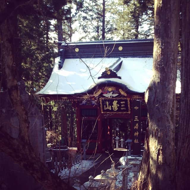 喜国雅彦＆国樹由香さんのインスタグラム写真 - (喜国雅彦＆国樹由香Instagram)「本日から極真会館総本部冬合宿。合宿所である秩父の三峯神社に到着しました。雪はあるけれど、いい天気！（由） #karate #kyokushin #wintercamp #japan」1月4日 13時20分 - kunikikuni