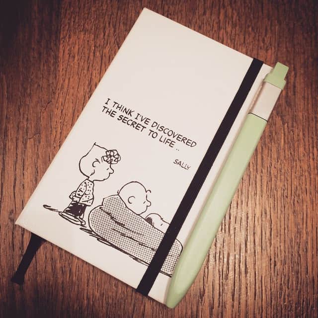 古川美有さんのインスタグラム写真 - (古川美有Instagram)「2年ぶりの手帳。手書きしていくこの感じ…なつかしい〜 #moleskine #peanuts #snoopy #diary #2015」1月6日 18時59分 - miyukogawa