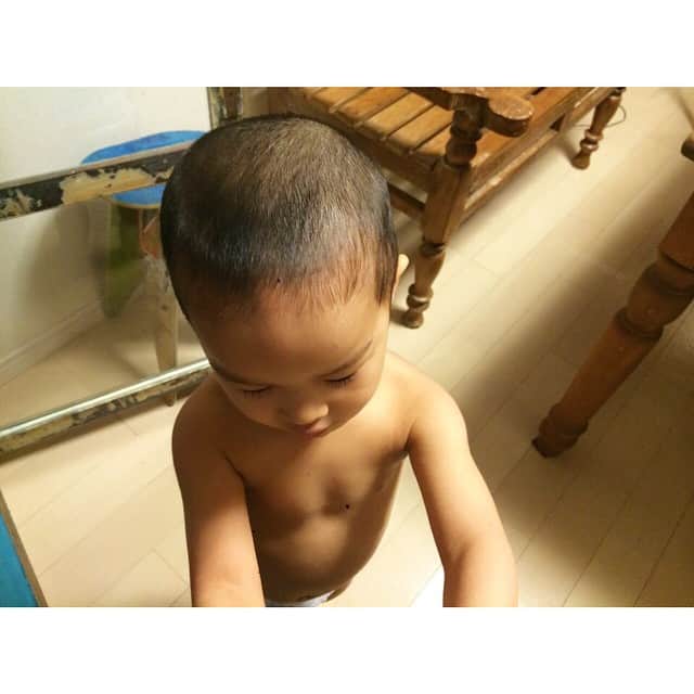 Riehataさんのインスタグラム写真 Riehatainstagram 今日歯医者さんいって そのあと病院いって 予防接種 両腕に2個 いってきたぜぃ よく頑張りました オレのこと褒めて 頭の形めちゃくちゃいいlol おでこがでてる 1月6日 19時59分 Riehata