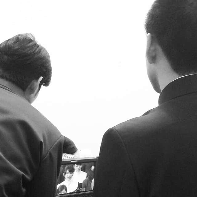 蜂矢りさのインスタグラム：「✡▪️モニターをかじり虫's▫️✡ 半田君と成田君。さ、さ、佐久間ちゃーん♡」