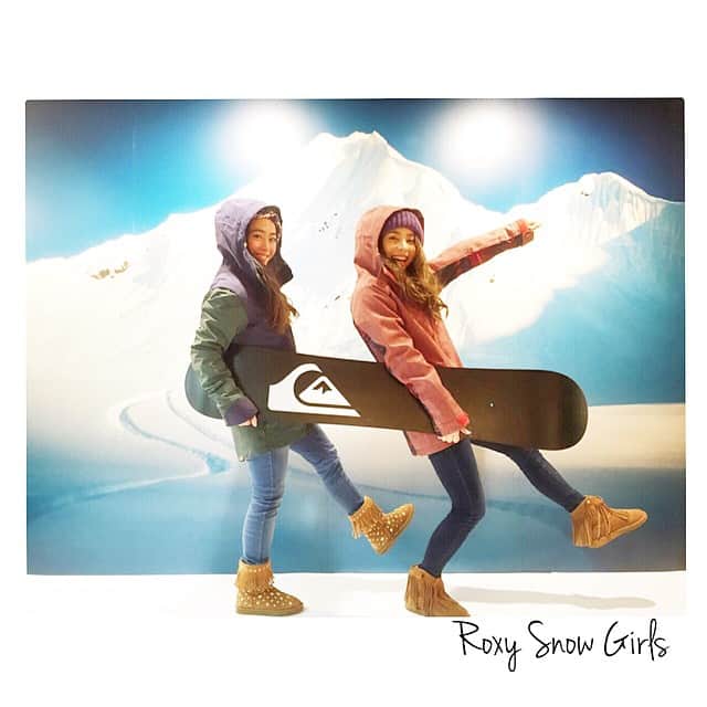 齋藤美波のインスタグラム：「Roxy Snow Girls👭❤️⛄️ #roxyjapan #roxysnow #roxygirls #roxyready #roxy #snowboarding #snowboard #love #sports #snow #wear #Exhibition #2015 #スノーガール」