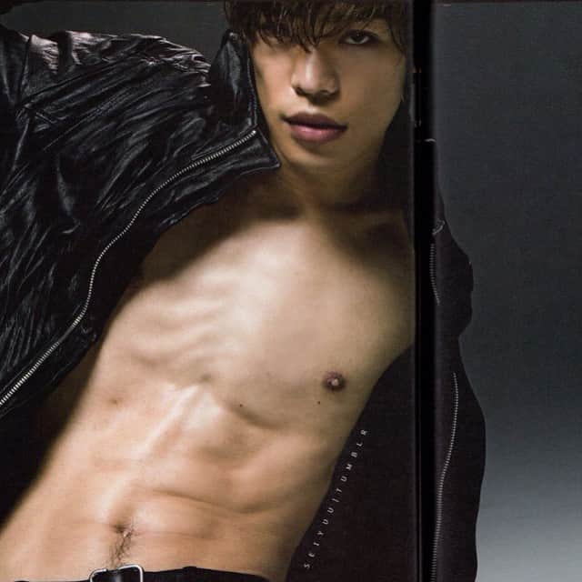 のインスタグラム：「💗Kenshō Ono 💗 #KenshoOno #OnoKensho #小野賢章 #小野 #賢章 #seiyuu #seiyu #actor #singer #アニメ #abs」