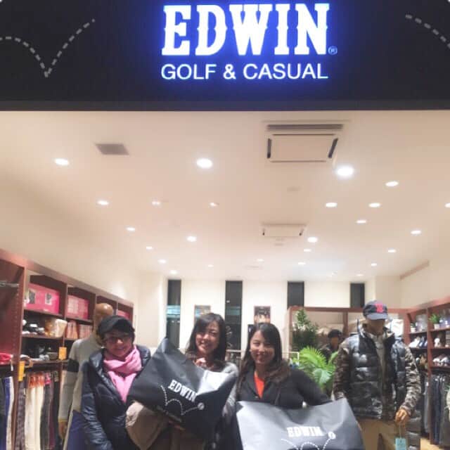 内藤聡子さんのインスタグラム写真 - (内藤聡子Instagram)「町さんと若林さんと、エドウィンのゴルフウエアを購入！エドウィンがゴルフウエア展開してるの知らなかったけど、とてもかわいいですよ( ´ ▽ ` )ﾉ #町亜聖 #若林史江 #edwin #golf #edwingolf」2月10日 10時55分 - naitosatoko