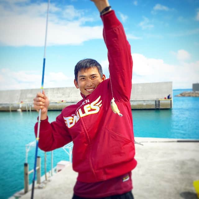 中川大志さんのインスタグラム写真 - (中川大志Instagram)「#久米島#魚釣り#休日#今シーズン第一匹#小魚」2月10日 14時45分 - taishi_nakagawa