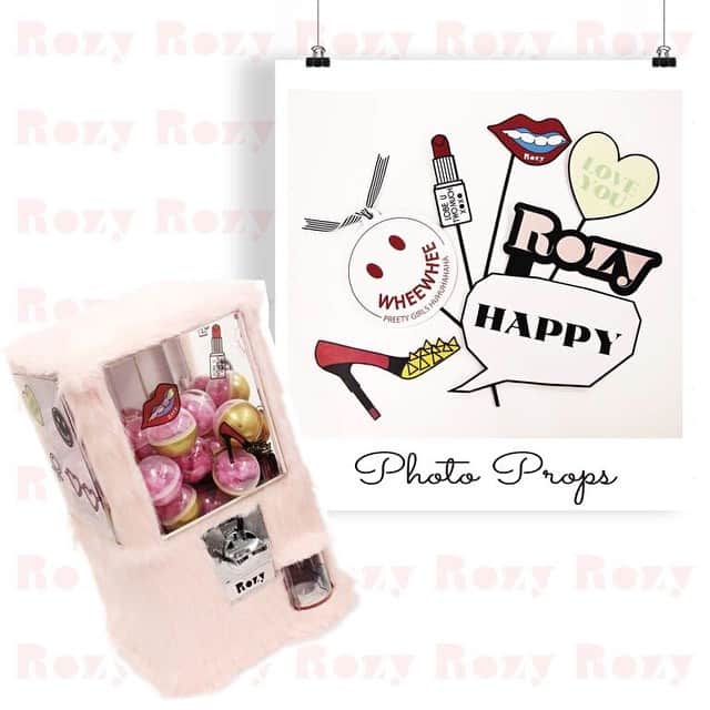 ロージーのインスタグラム：「2月11日（水・祝）～2月17日（火） 阪急うめだ本店 にてPOP UP SHOPをオープン🙌🌟😘 期間中、楽しいスペシャルコンテンツ を多数ご用意しています✨✨💋 1⃣Facebook の人気投に参加して、Rozy の人気アクセサリーをGET しよう！🎁🎉🎀 2⃣Facebook 「チェックイン 」でRozy ガチャガチャ にTRY💜❤️💛💋✨💜❤️💛✨ 3⃣ノベルティプレゼント 期間中、お買い上げいただいた方に先着順で、メッセージカード にも使えるRozy オリジナルハートバルーンをプレゼントいたします。 さらに、ブレスレットやキ―チャームが当たるRozyガチャガチャにもチャレンジいただけます！🙆💎💝🎉🎊🎈📢🙆💎💝🎉🎊 4⃣フォトセッションブースが登場ビッグサイズのフォトプロップスで可愛い写真をSNS にアップしよう📷💻💡📡📱✨✨✨📷💻💡📡📱 #JUPITER#Rozy#jewelry#accessory#hankyu#umeda#osaka#cotocoto#shop#facebook#sns#photoprops#try#novelty#get#ジュピター#ロージー#ジュエリー#アクセサリー#阪急百貨店#阪急#梅田#コトコト#ガチャガチャ#フェイスブック#フォトプロップス#アップ」