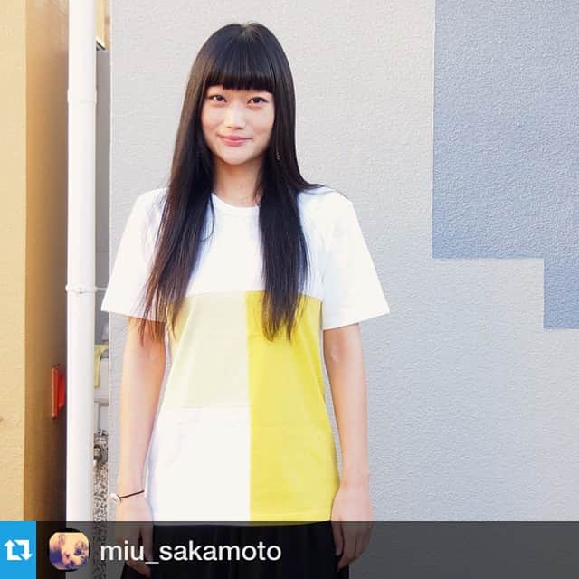 李千鶴のインスタグラム：「坂本美雨Waving Flags記念Tシャツ✨🚩買いますー！ #Repost @miu_sakamoto with @repostapp. ・・・ 【Waving Flags x ALOYE コラボ限定Tシャツ発売！】 Waving Flagsリリースパーティを記念して、 #ALOYE とコラボ！Waving Flagsの色を再現したTシャツ（限定50枚/¥4,800）とワンピース（なんと限定10枚/¥6,500）を作りました！  今のところは、22日（木）にWWW渋谷で開催する『坂本美雨と蓮沼執太クルー』ライブ会場でのみの販売ですっ。 お見逃しなくっっ♡🚩🚩🚩」