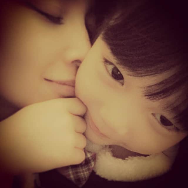 澤田友美さんのインスタグラム写真 - (澤田友美Instagram)「love♡  #love#happy#family#yuna」1月19日 20時46分 - tomomi__sawada
