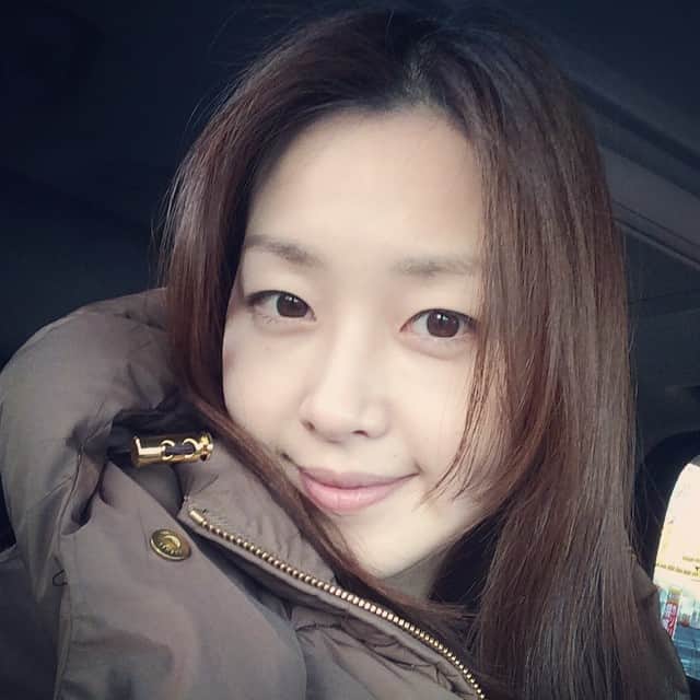 笛木優子のインスタグラム：「今日も寒い😱はやくおうち帰って残念な夫。見ないと！😋今日も1日お疲れちゃんでした🙆✨」