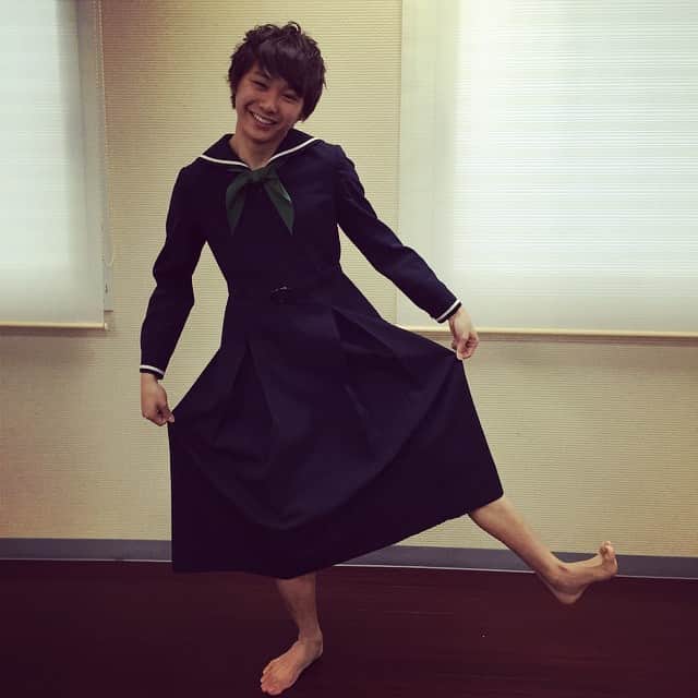 須賀健太のインスタグラム：「そんなこんなで渋々着ました。 ノリノリではありません。 これで私もでーれーガールズ！  #でーれー #でーれーガールズ」